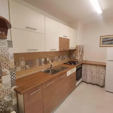 Apartment Apartment In Plomin/Istrien 8772 *